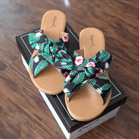 Qupid Shoes - Black / Green Cute Sandals